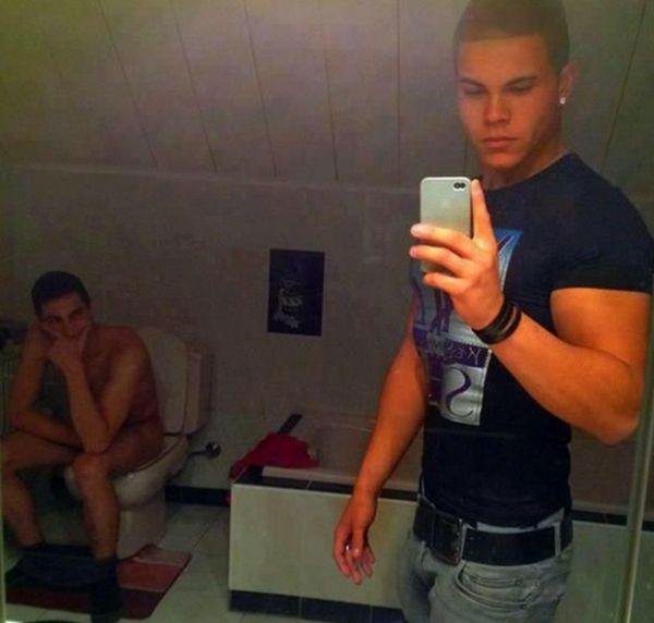Bizarní galerie selfies - Je tohle vůbec možné? - Obrázek 15 Bizarní galerie selfies - Je tohle vůbec možné? - Obrázek 15