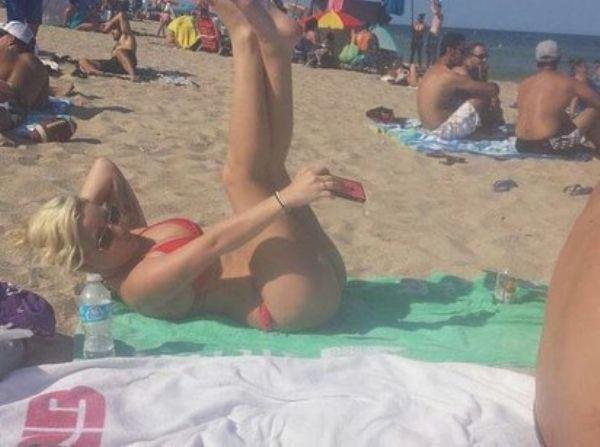 Bizarní galerie selfies - Je tohle vůbec možné? - Obrázek 28 Bizarní galerie selfies - Je tohle vůbec možné? - Obrázek 28