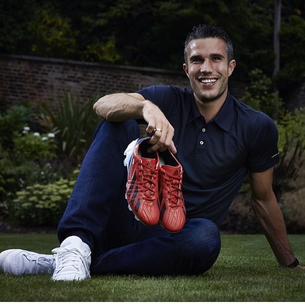Robin van Persie: Nizozemí, tým: Manchester United, poznávací znamení: sladký úsměv Robin van Persie: Nizozemí, tým: Manchester United, poznávací znamení: sladký úsměv
