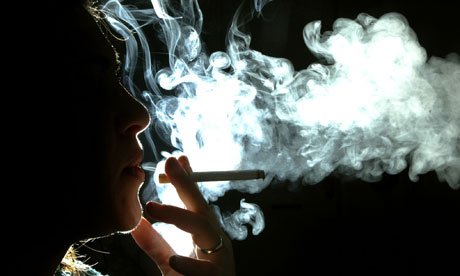 Vdechování vzduchu v indické Bombaji po dobu 24 hodin rovná se vykouření 2,5 krabiček cigaret Vdechování vzduchu v indické Bombaji po dobu 24 hodin rovná se vykouření 2,5 krabiček cigaret