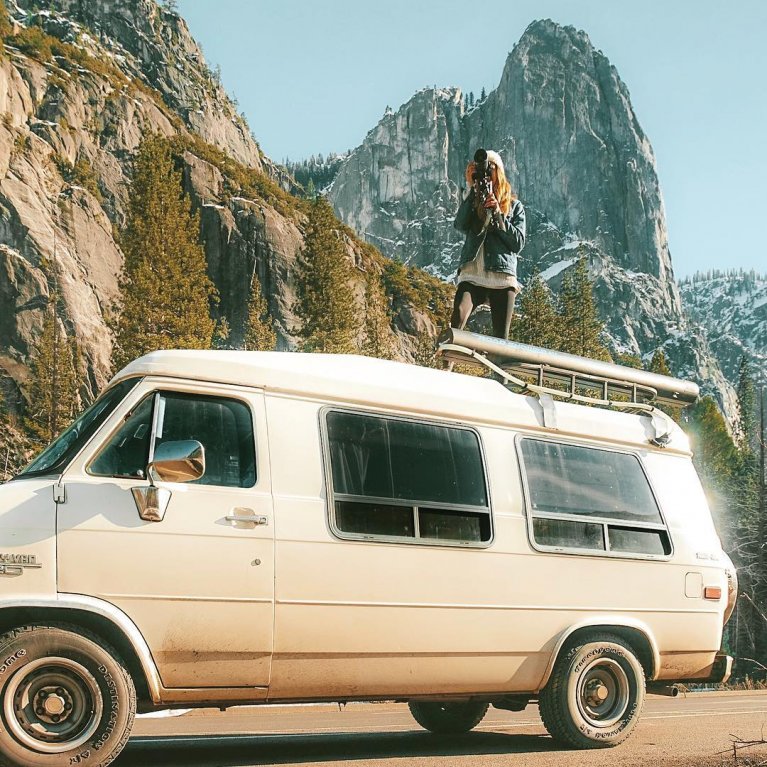 Karavan je celý v retro stylu. Karavan je celý v retro stylu.