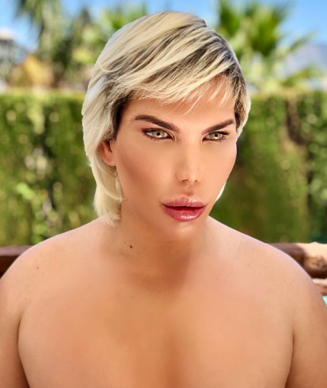 Živý Ken Rodrigo Alves. Živý Ken Rodrigo Alves.