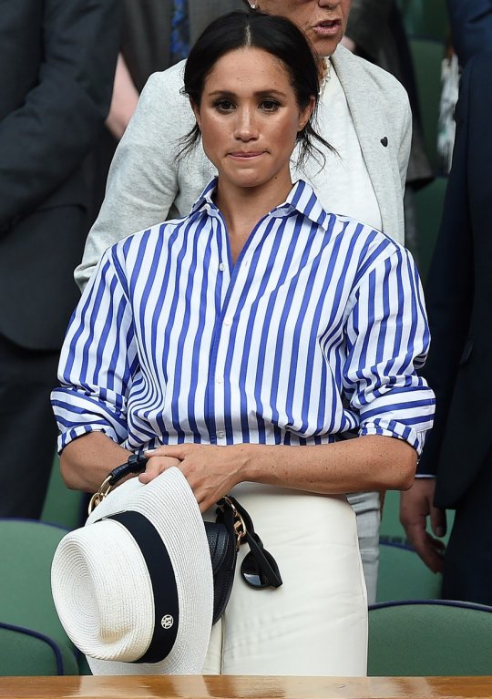 Meghan Markle na sebe upozornila svým outfitem. Meghan Markle na sebe upozornila svým outfitem.