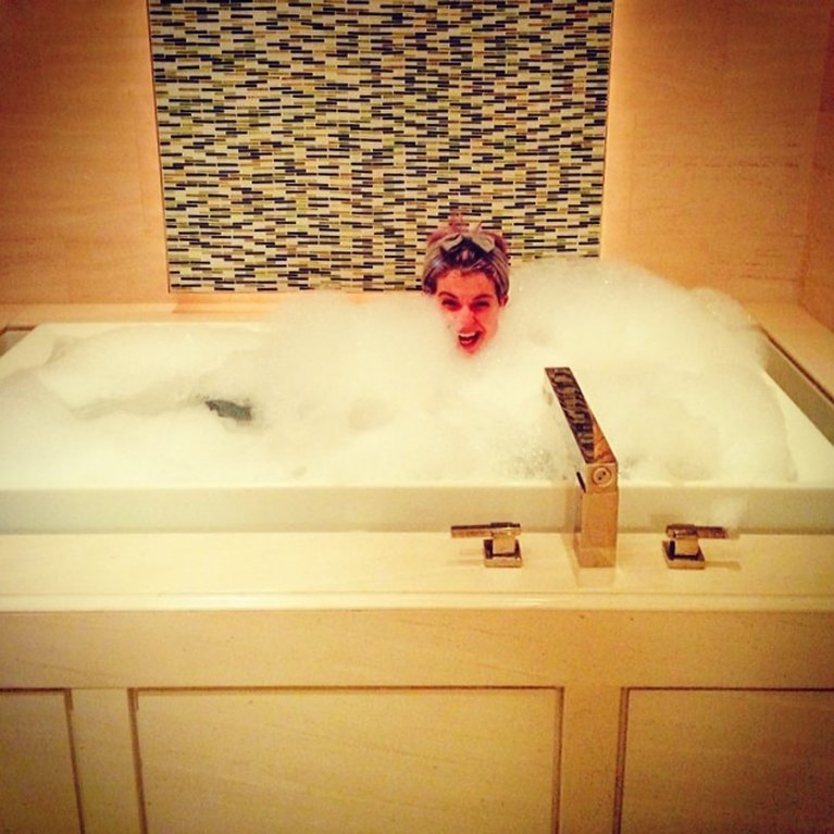 Kelly Osbourne ve vaně Kelly Osbourne ve vaně