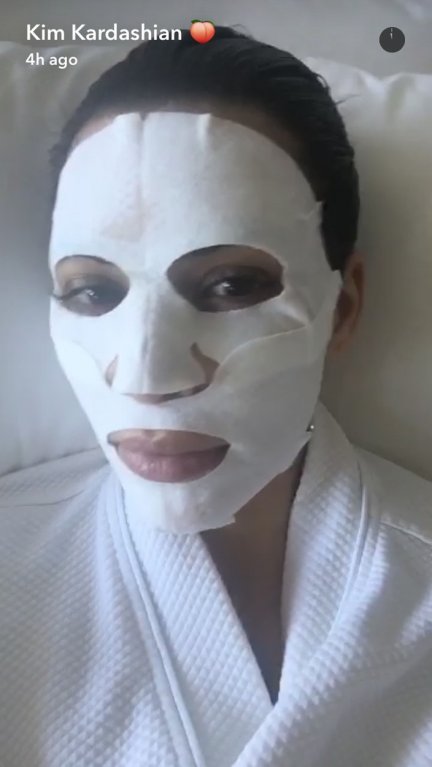 Poznali byste Kim Kardashian?? Poznali byste Kim Kardashian??