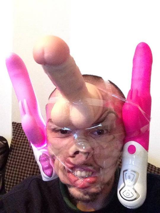 Izolepa selfie dělá z lidí netvory - Obrázek 2 Izolepa selfie dělá z lidí netvory - Obrázek 2