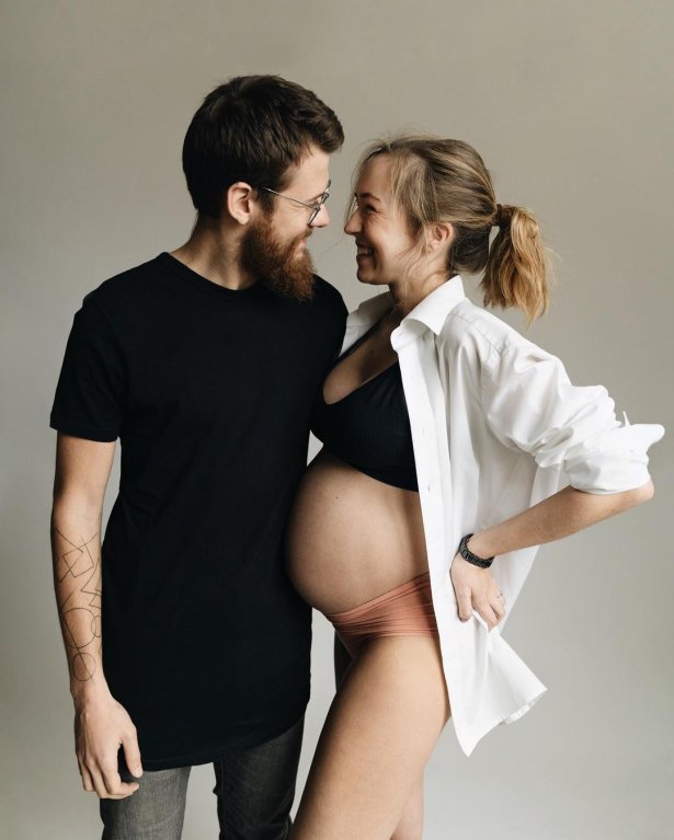 Youtuberka Nicole Ehrenbergerová se snoubencem Pierem Šesták. Youtuberka Nicole Ehrenbergerová se snoubencem Pierem Šesták.