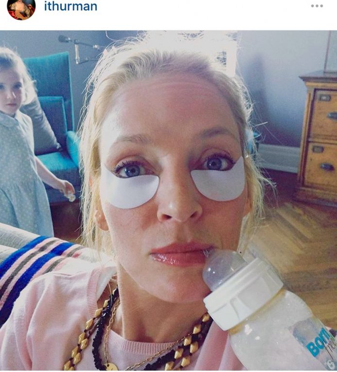 Uma Thurman si dává raději jen obklady proti kruhům pod očima. Uma Thurman si dává raději jen obklady proti kruhům pod očima.