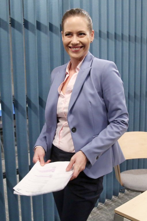 Anna to, že je John její otec, zatím neví Anna to, že je John její otec, zatím neví