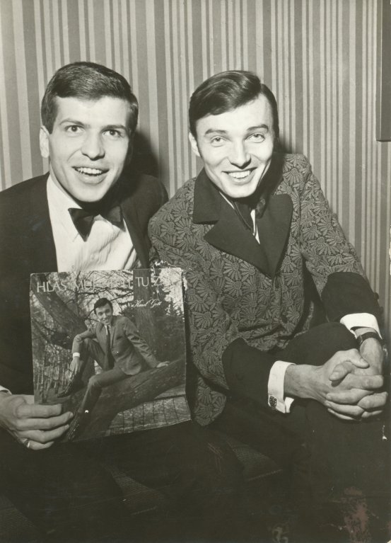 Karel Gott s Frankem Sinatrou juniorem v Las Vegas Karel Gott s Frankem Sinatrou juniorem v Las Vegas