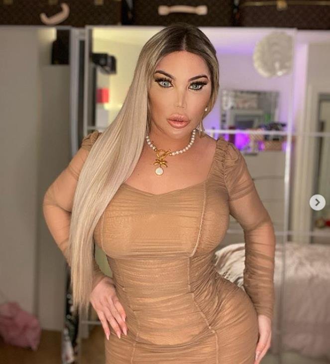 Ken se nechává předělat na Barbie 9 Ken se nechává předělat na Barbie 9