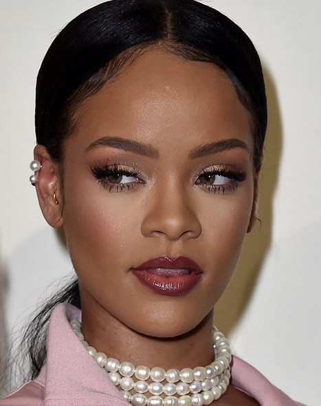 Rihanna je vzorem pro nespočet mladých dívek v USA Rihanna je vzorem pro nespočet mladých dívek v USA
