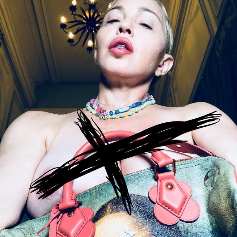 Na Instagramu ale Madonna ukazuje svou pravou tvář. Na Instagramu ale Madonna ukazuje svou pravou tvář.
