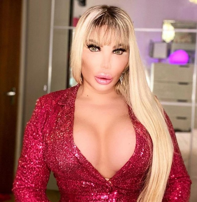 Ken se nechává předělat na Barbie 3 Ken se nechává předělat na Barbie 3