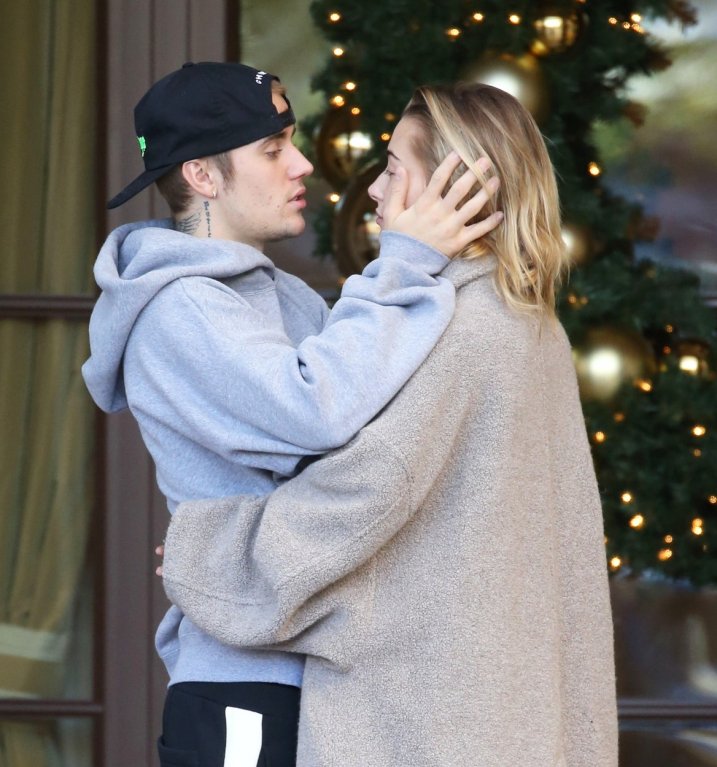 Manželka Hailey Bieber je pro Justina velkou oporou. Manželka Hailey Bieber je pro Justina velkou oporou.