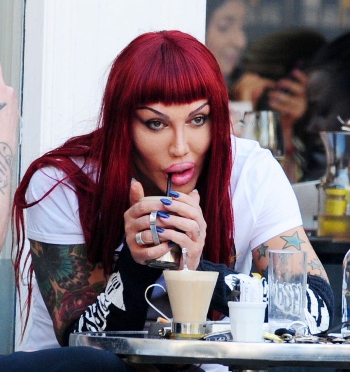 Plastickými operacemi změněný Pete Burns - Obrázek 4 Plastickými operacemi změněný Pete Burns - Obrázek 4