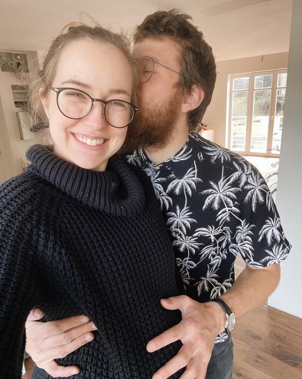 Youtuberka Nicole Ehrenbergerová se snoubencem Pierem Šesták. Youtuberka Nicole Ehrenbergerová se snoubencem Pierem Šesták.