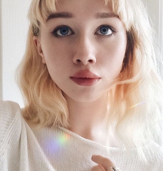Hailey Wait - Dívka s akné 2 Hailey Wait - Dívka s akné 2