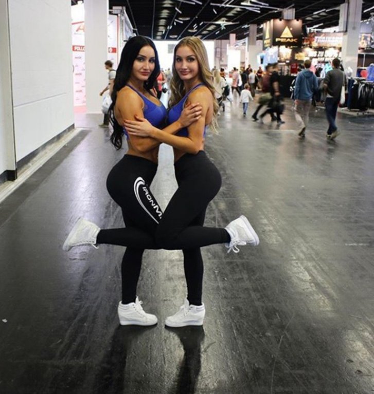 Sexy dvojčata dobyly Instagram - Obrázek 8 Sexy dvojčata dobyly Instagram - Obrázek 8