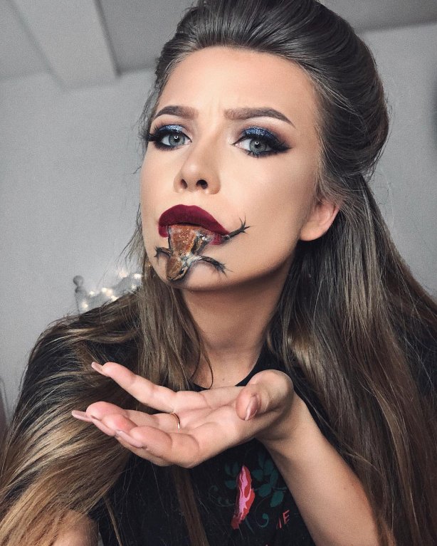 Monika Falčik 1 10 Monika Falčik 1 10