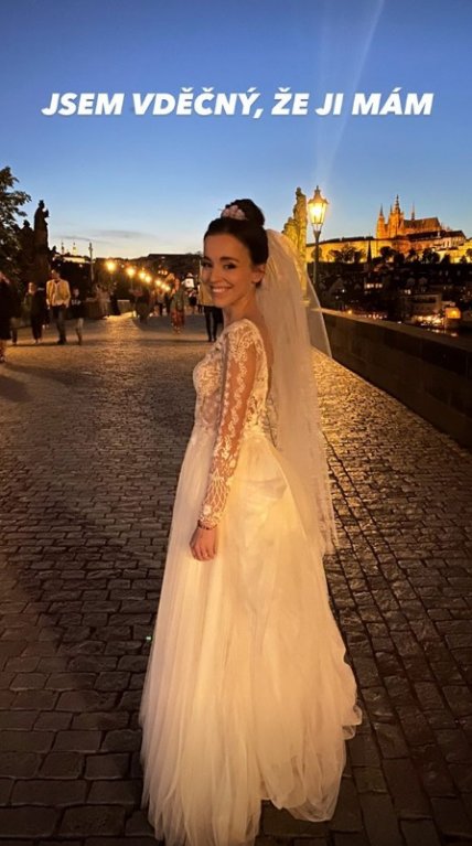 Překrásná nevěsta Karolína Benešová alias Little Kao. Překrásná nevěsta Karolína Benešová alias Little Kao.