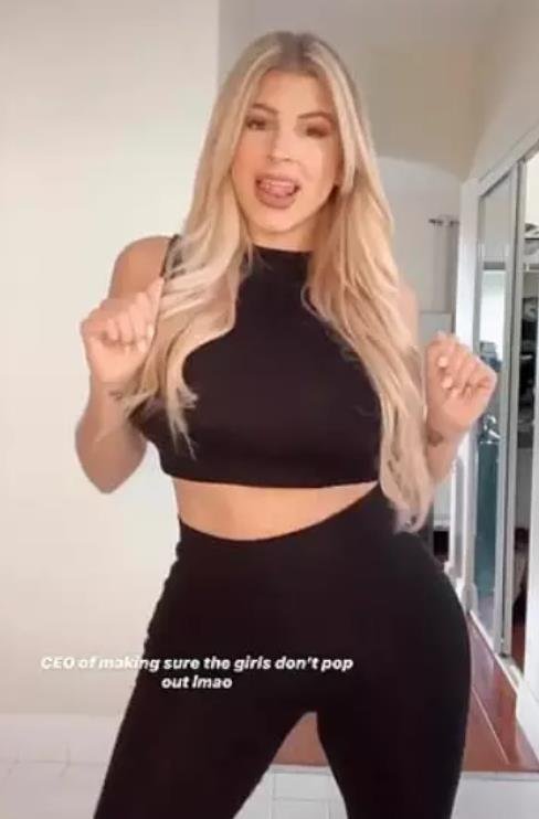 Sexy hvězda TikToku 7 Sexy hvězda TikToku 7