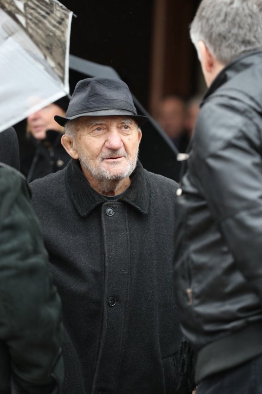 Zemřel herec Zdeněk Srstka. Zemřel herec Zdeněk Srstka.