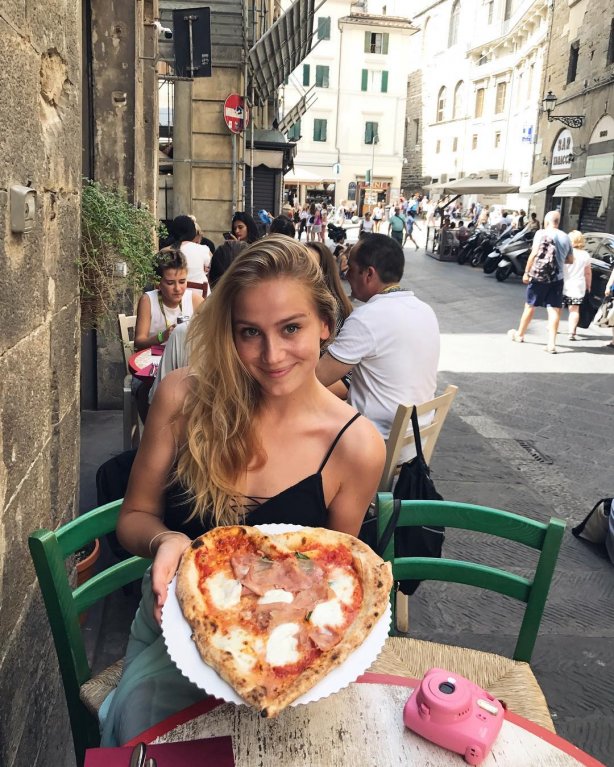 Anna Kadeřávková - Instagram 1 Anna Kadeřávková - Instagram 1