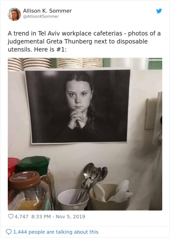 Greta T. straší v kancelářích 1 Greta T. straší v kancelářích 1