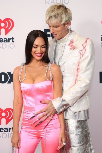 Machine Gun Kelly a Megan Fox na cenách iHeartRadio Machine Gun Kelly a Megan Fox na cenách iHeartRadio