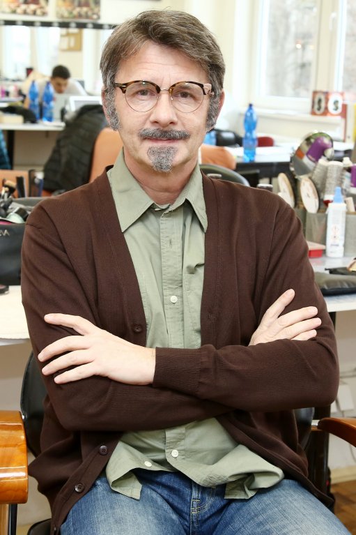 Profesor si dělá na Rózu zálusk Profesor si dělá na Rózu zálusk