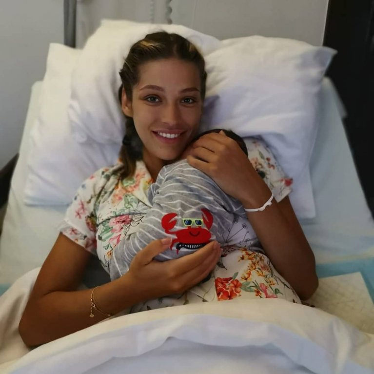Jasmina Alagič hýří na fotkách štěstím Jasmina Alagič hýří na fotkách štěstím