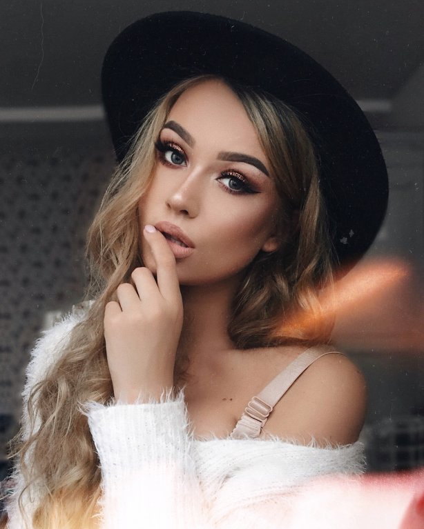 Monika Falčik 1 6 Monika Falčik 1 6