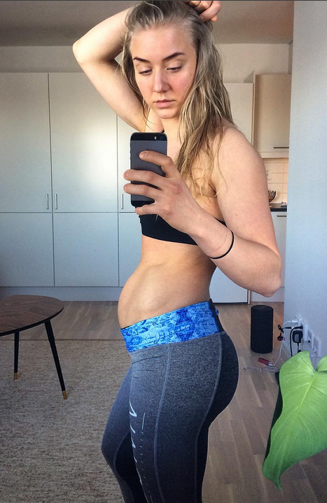 Malin Olofsson se fotí během menstruace. Malin Olofsson se fotí během menstruace.
