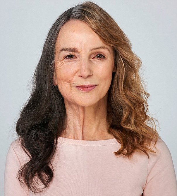 Frances (83) a její dcera Tineka (57) v jedné ženě Frances (83) a její dcera Tineka (57) v jedné ženě