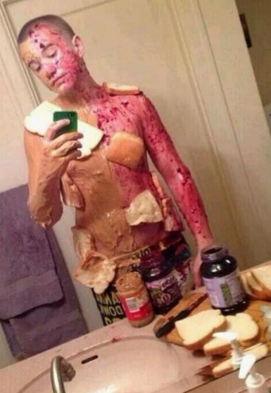 Bizarní galerie selfies - Je tohle vůbec možné? - Obrázek 19 Bizarní galerie selfies - Je tohle vůbec možné? - Obrázek 19