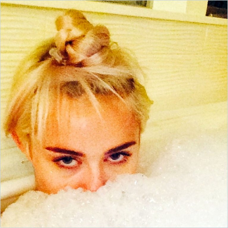 Miley Cyrus v bublinkách Miley Cyrus v bublinkách