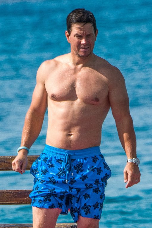 Wahlberg je i v pětačtyřiceti velký silák. Wahlberg je i v pětačtyřiceti velký silák.