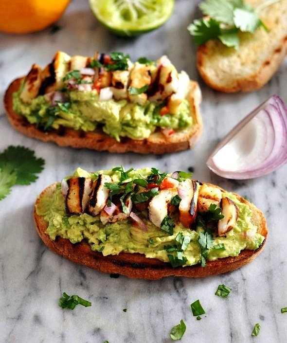 Bruschetta s avokádem Bruschetta s avokádem