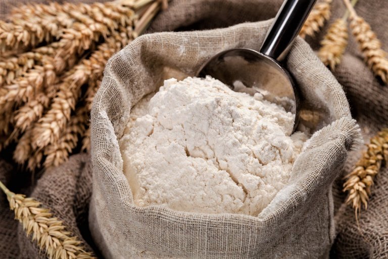 Není mouka jako mouka: průměrně každý člověk v Česku ročně zkonzumuje zhruba 100 kg mouky pšeničné Není mouka jako mouka: průměrně každý člověk v Česku ročně zkonzumuje zhruba 100 kg mouky pšeničné