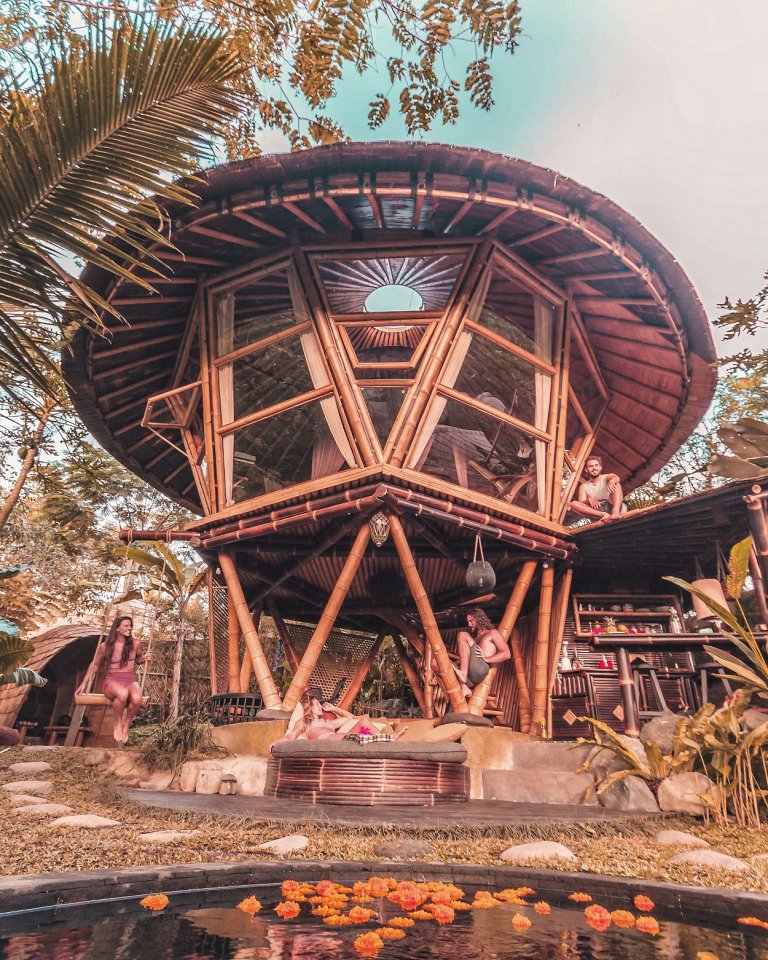 Hideout Beehive je postavený až pro čtyři cestovatele Hideout Beehive je postavený až pro čtyři cestovatele