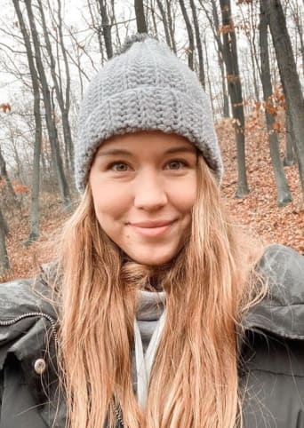 Youtuberka Katka Kvapilíková, dříve Králová. Youtuberka Katka Kvapilíková, dříve Králová.
