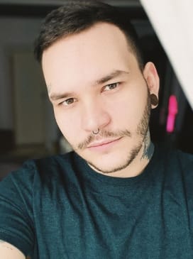 Youtuber Roth Wellden. Youtuber Roth Wellden.